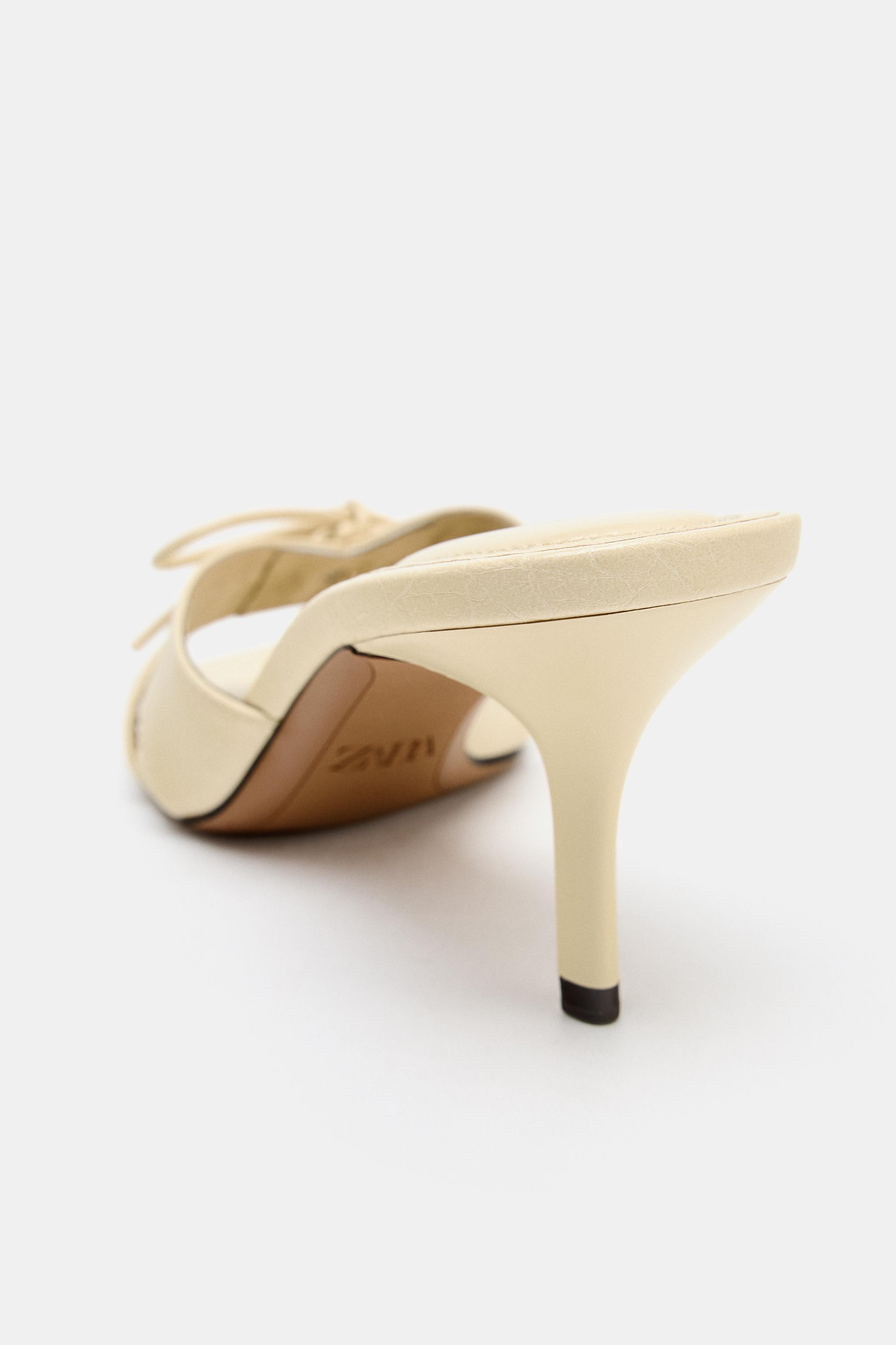 LACE-DETAIL HEELED SANDALS